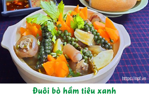 Đuôi bò hầm tiêu xanh
