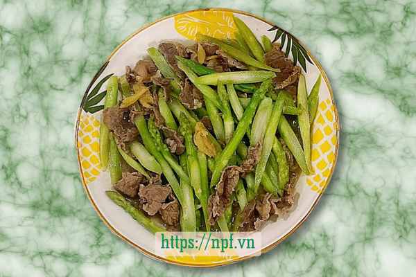 Bò xào măng tây