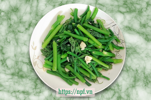 Ngọn bí xào tỏi