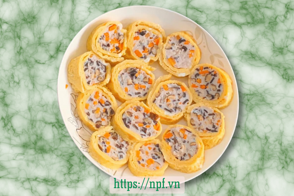 Trứng cuộn giò ngũ sắc Trứng cuộn giò ngũ sắc